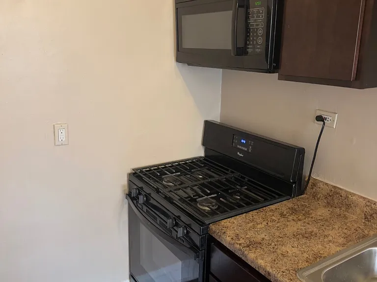 8058 S Hermitage Ave — Photo 14