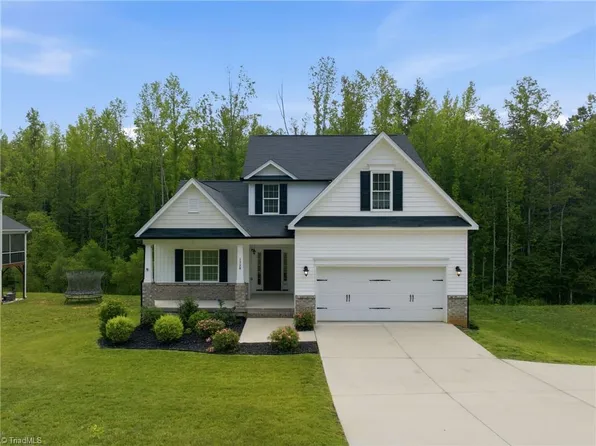 1739 Ramhurst Dr, Clemmons, NC 27012