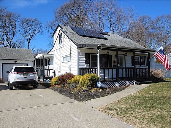 3rd image of 113 Dawn Dr