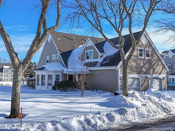 2nd image of 13 Bay Pointe Dr Extension UNIT 13