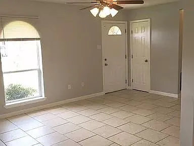 2 bed, 1.0 bath, 900 sqft, $1,200 — Photo 4