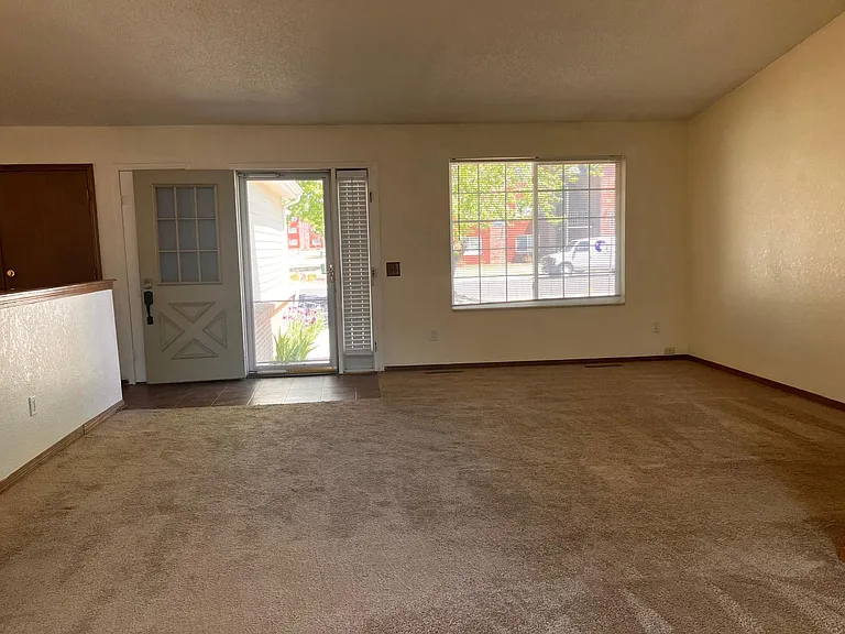 1150 E 9th Ave — Photo 13