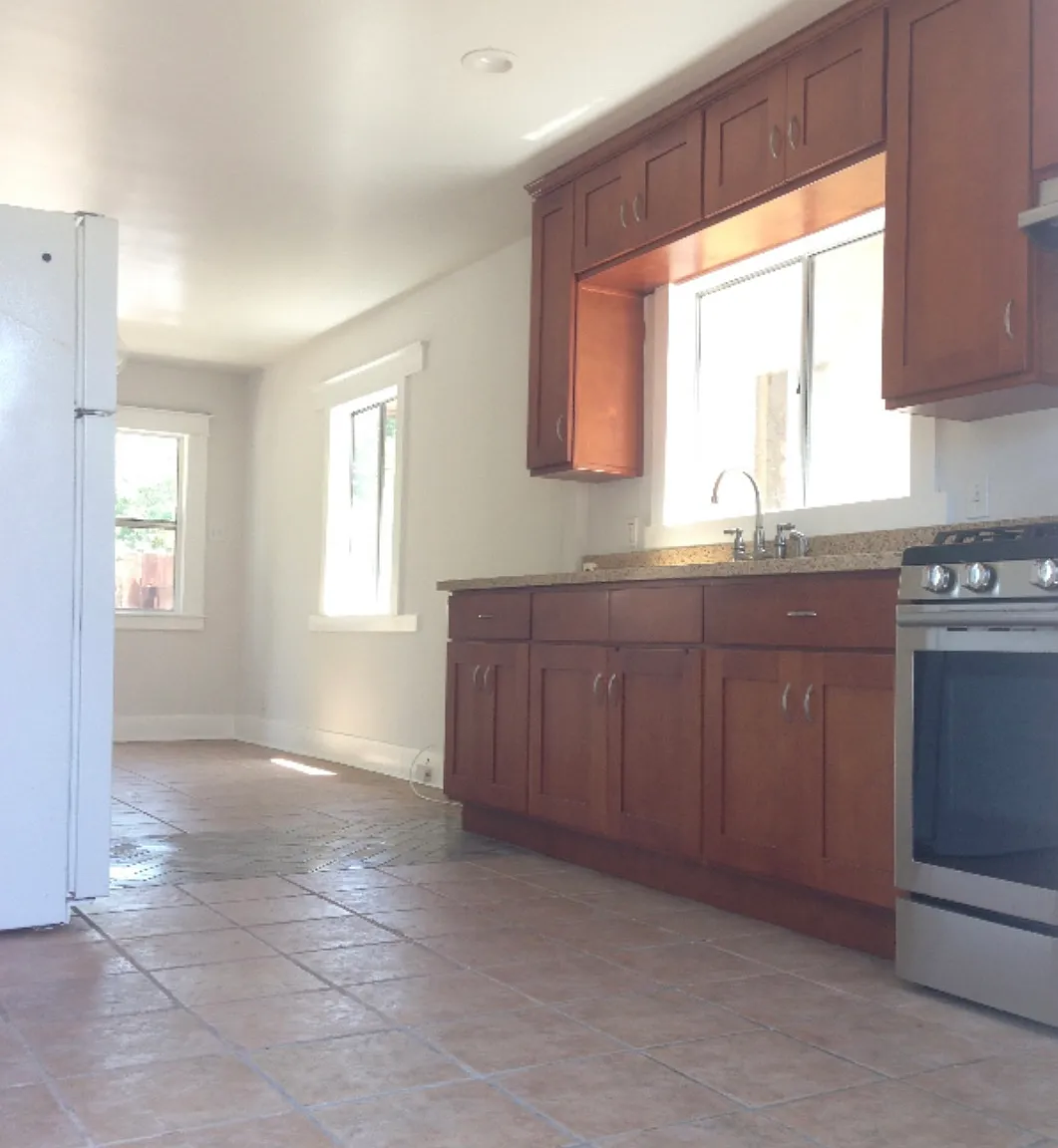 2 bed, 600 sqft, $2,877 — Photo 3