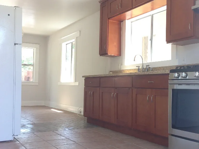 1804 Bellevue Ave — Photo 3