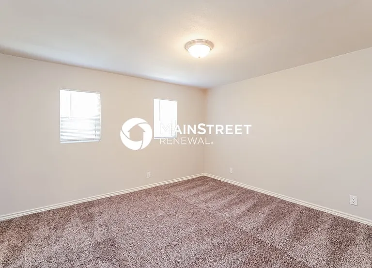 450 Millwood Ln — Photo 15
