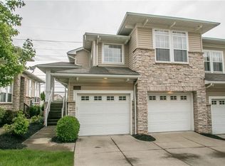 271 Crescent Ridge Dr, Seven Hills, OH 44131