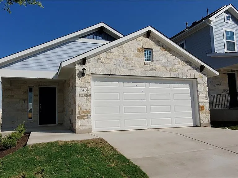 348 Gaida Loop — Photo 1