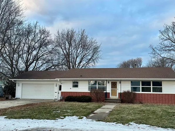 810 6th Ave N, Northwood, IA 50459