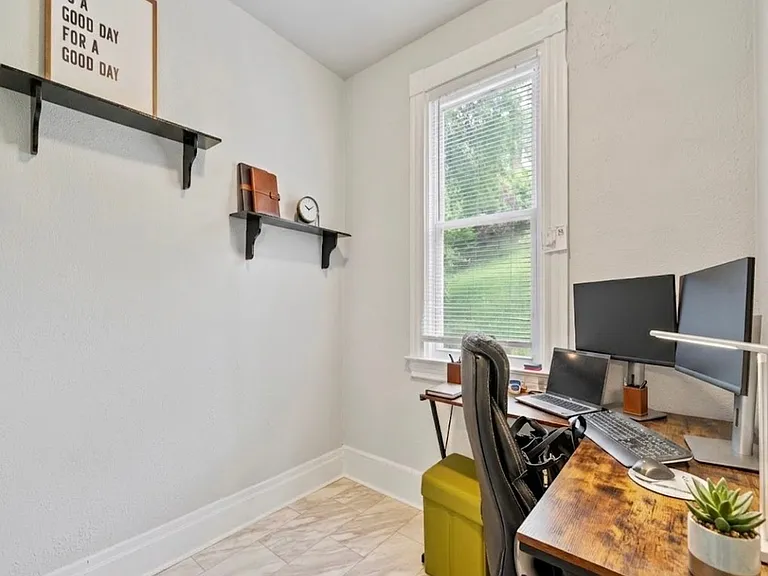 388 Ingomar Street — Photo 3