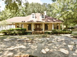 1920 Shady Point Cir, Gautier, MS 39553