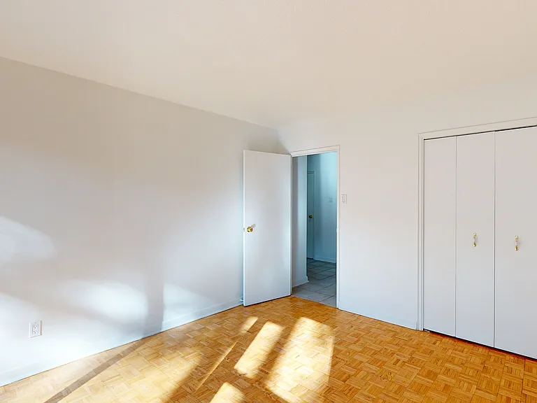 60 Daly Ave — Photo 18