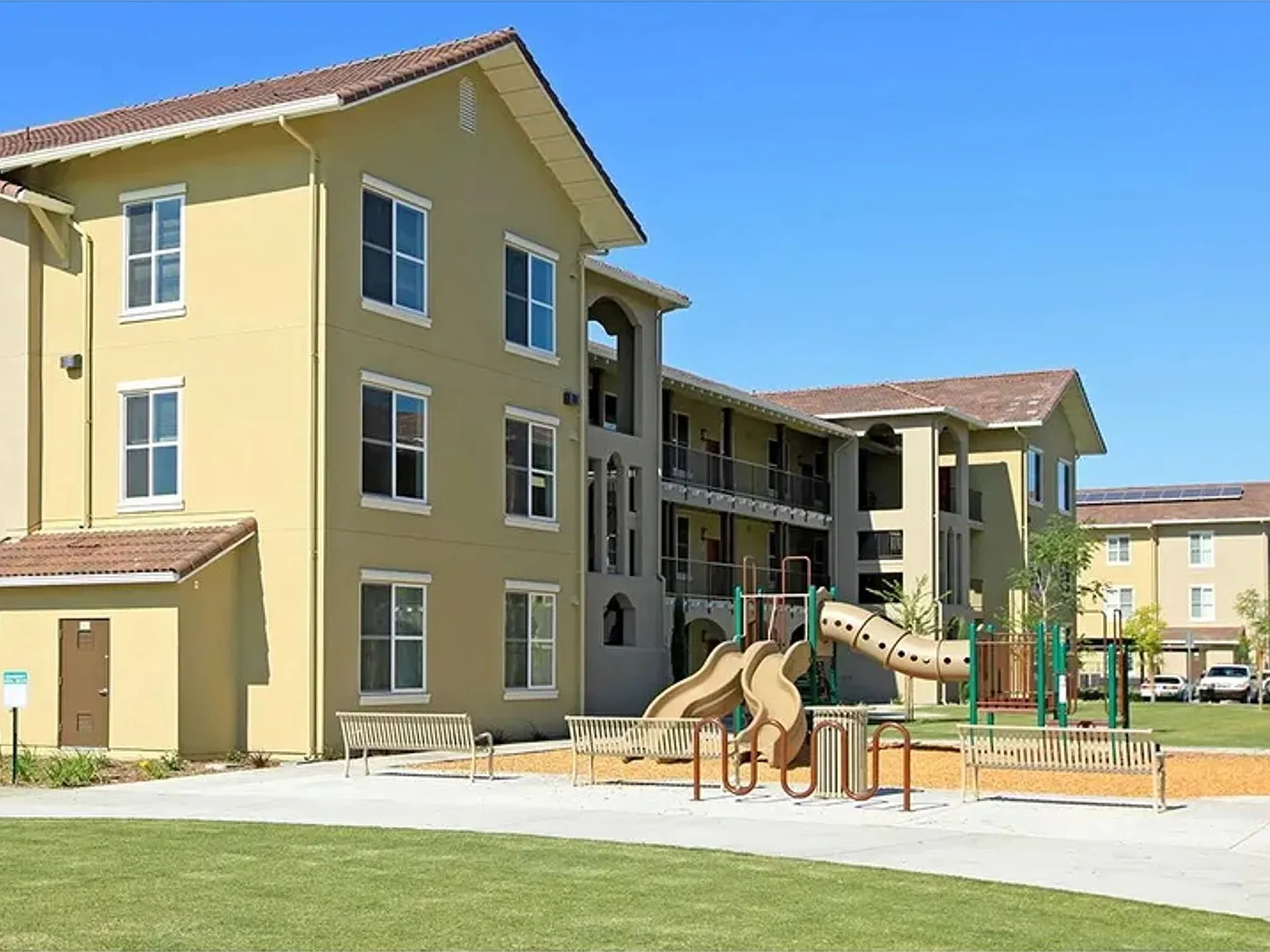 Parc Grove Commons — Photo 3
