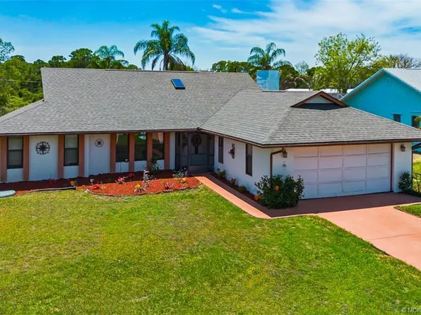 992 SE Thornhill Dr, Port Saint Lucie, FL 34983