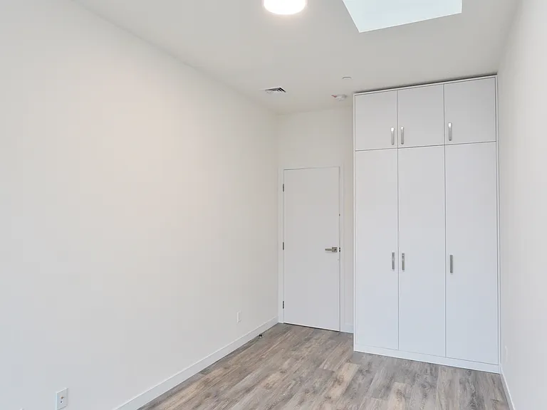 217 Main St #6 — Photo 8