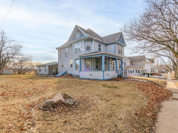802 Park St, Reinbeck, IA 50669