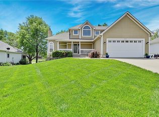 305 SW Seagull St, Lees Summit, MO 64082