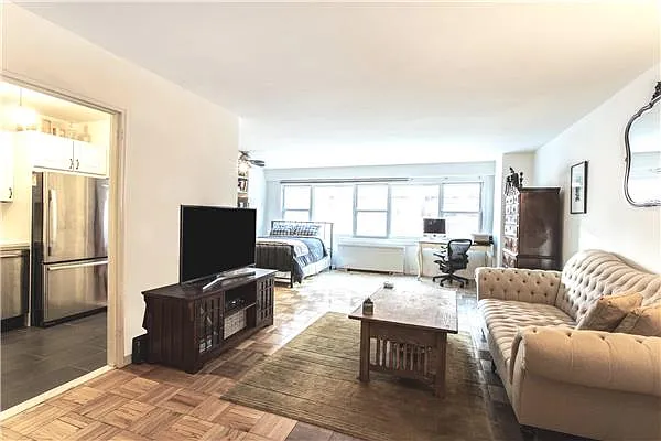 Sold by Century 21 Metropolitan | media 15