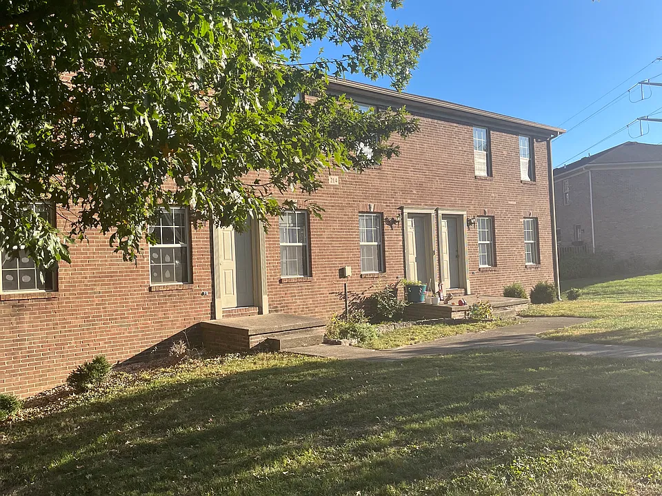 214 Shamrock Ln