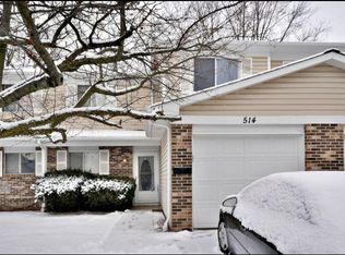 514 Alton Ct, Carol Stream, IL 60188