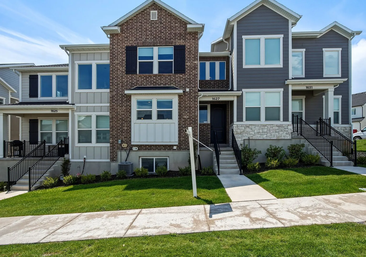 Beautiful 4 Bed Saratoga Springs Home!! — Photo 1