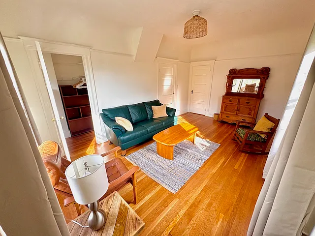 4 bed, 1.5 bath, 2100 sqft, $1,900 — Photo 3