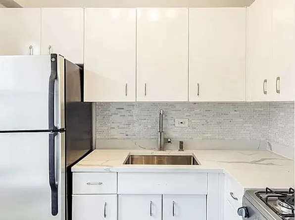 520 East 81st Street image 2 of 4