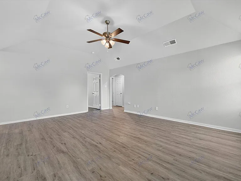 333 Stately Oak Ln — Photo 14