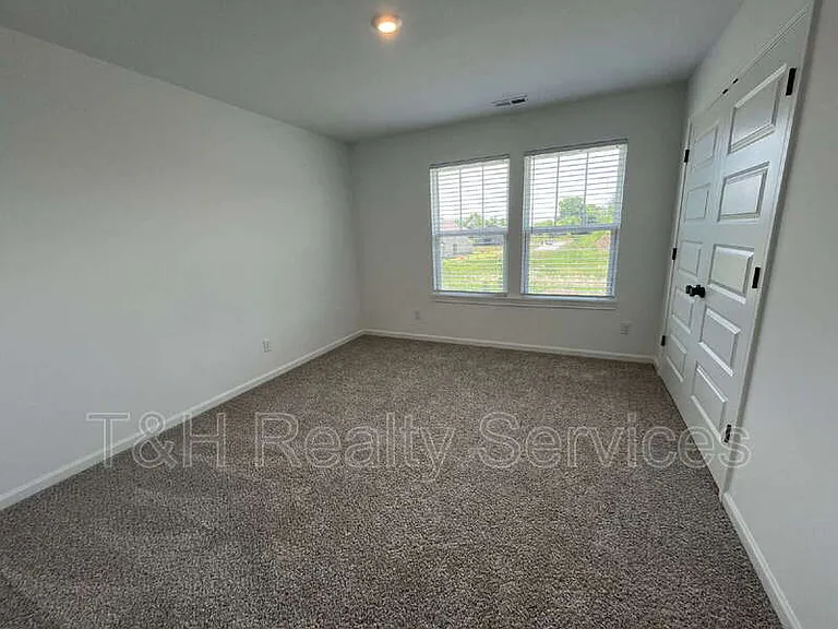 9275 Loyola Way — Photo 20