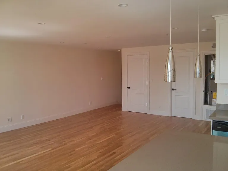 641 Natoma St — Photo 2