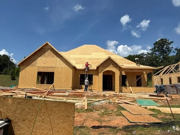 1027 Sunfield Dr, Prattville, AL 36066
