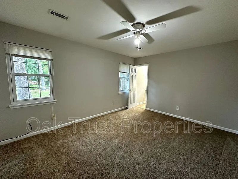 3 bed, 2.0 bath, 1138 sqft, $1,875 — Photo 4