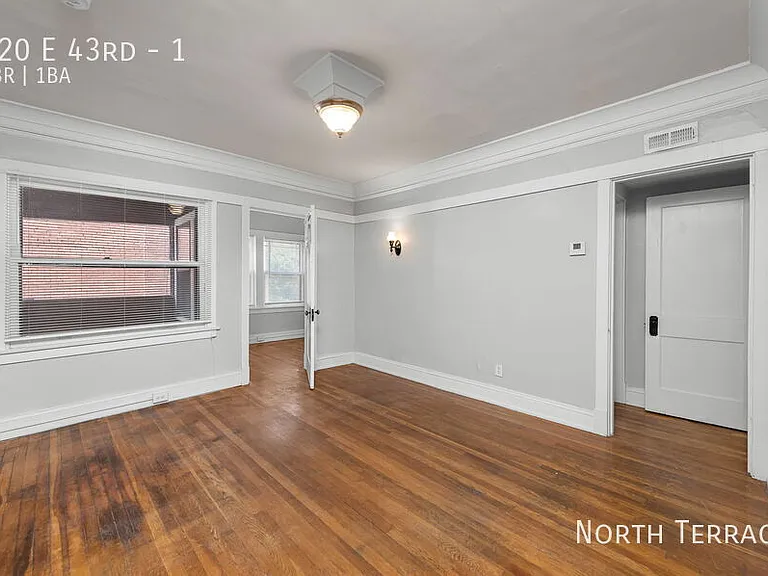 820 E 43rd St #1 — Photo 14