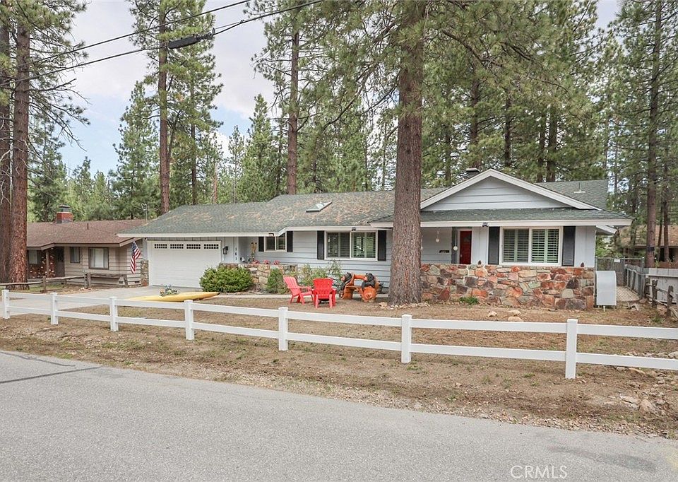 1st image of 161 Finch Dr