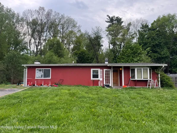 12 Park Circle, Mount Marion, NY 12456