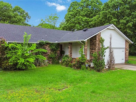 3rd image of 3830 Primrose Ln