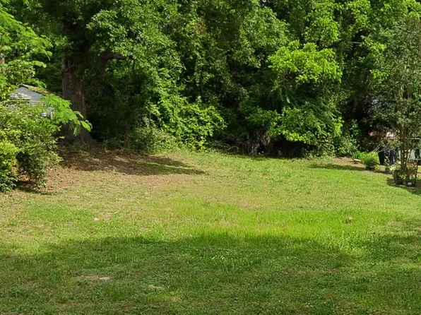 2513 Johnstone St, Newberry, SC 29108