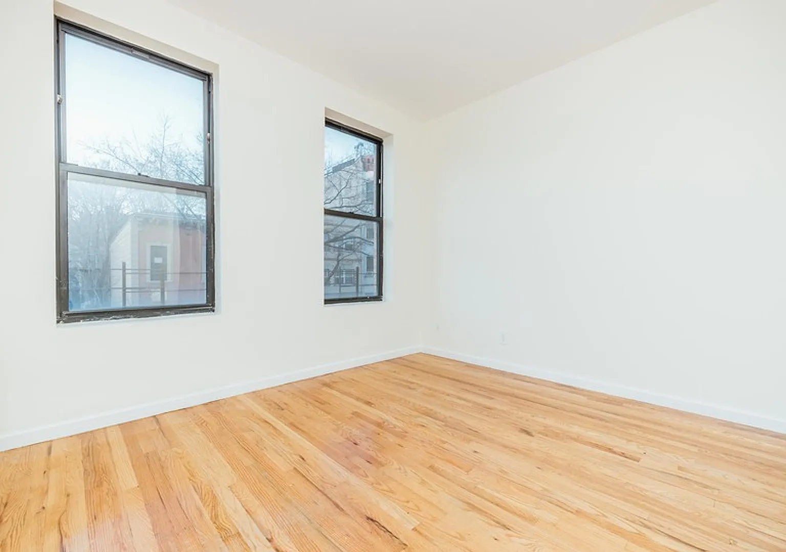 10 Menahan Street — Photo 3