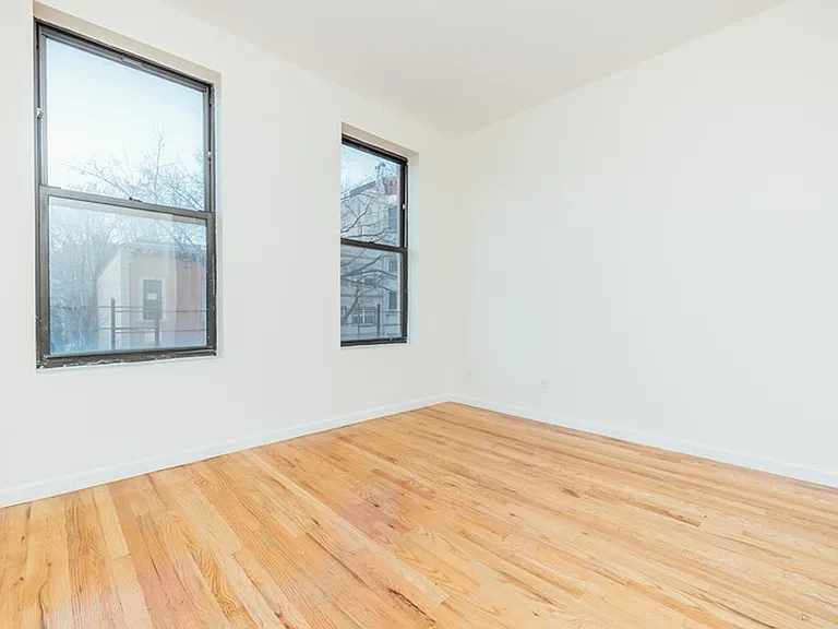 10 Menahan St #2L — Photo 2