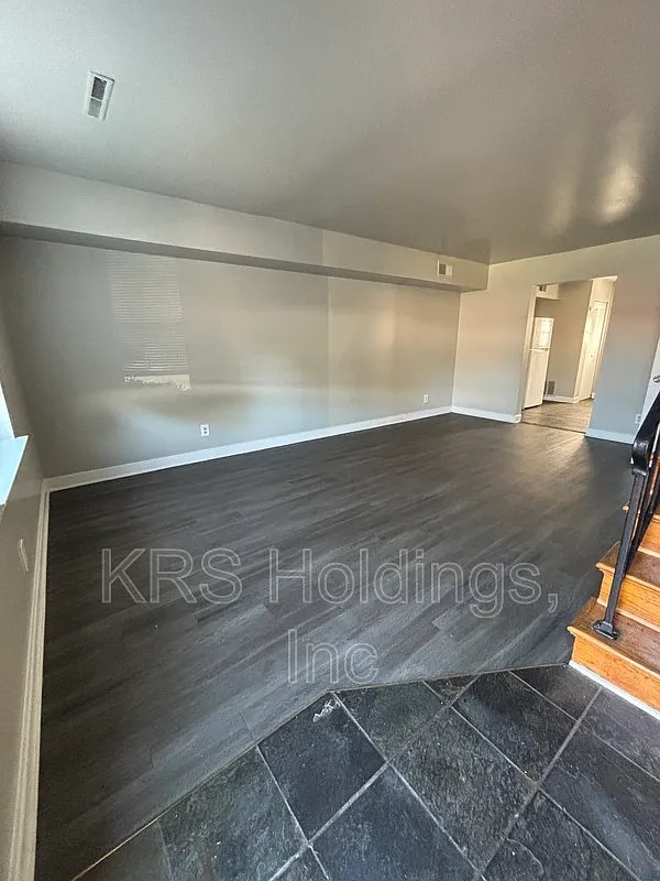 2 bed, 1.5 bath, 950 sqft, $1,495 — Photo 2