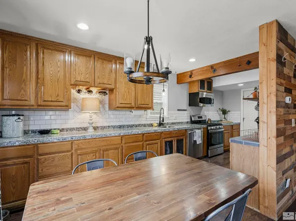 3034 Chilcoot Dr, Sparks, NV 89434