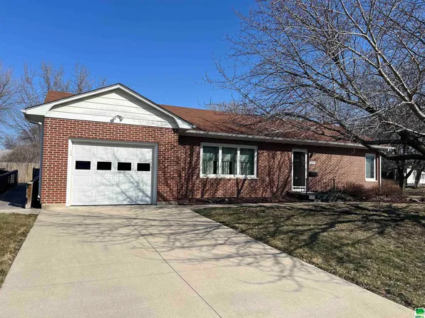 1004 Granite St, Onawa, IA 51040