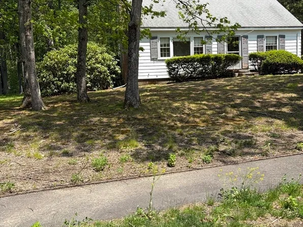 49 Alton St, Walpole, MA 02081