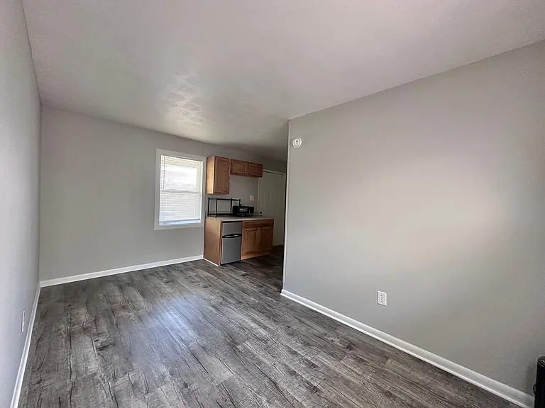 204 Courtyard Cir — Photo 44