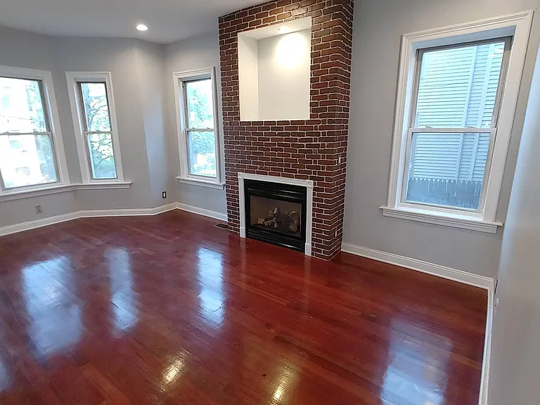 49 Clifford St #1 — Photo 5