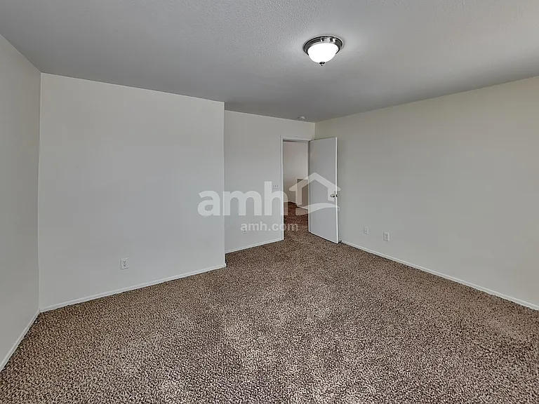 16020 W Morning Glory St — Photo 18
