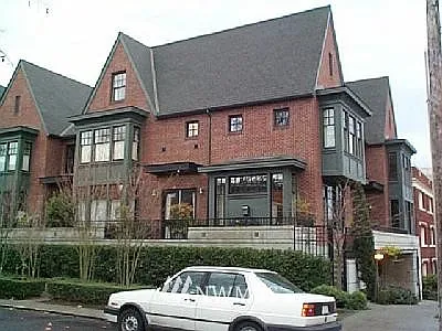 135 W Comstock photo 1