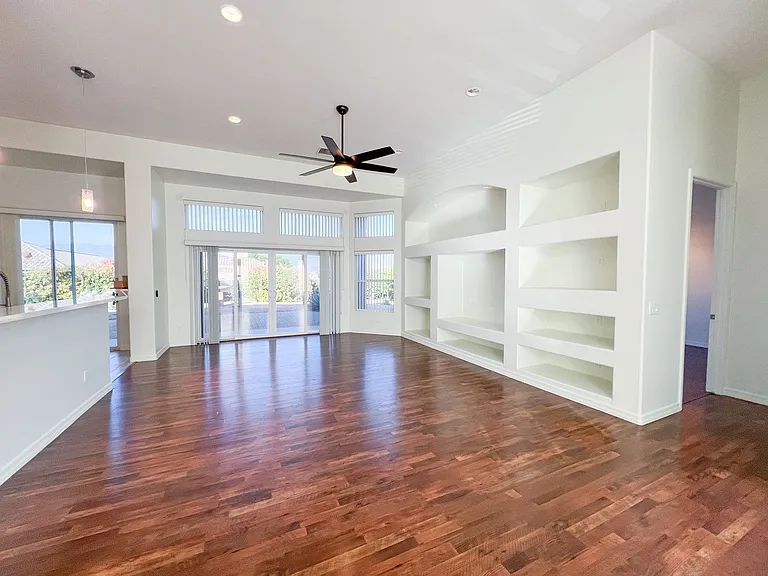900 S Distant Hill Ct — Photo 3