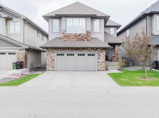 1957 Ainslie Link SW, Edmonton, AB T6W 2L9