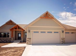 1308 Keystone Cir, Brookings, SD 57006