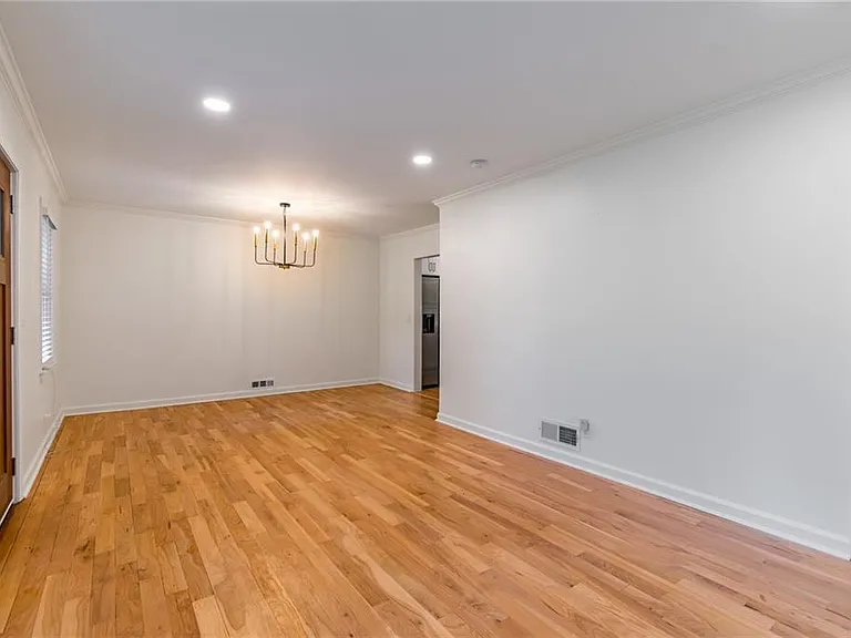 2093 Wildrose Dr — Photo 16